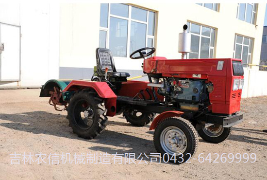 NX32型四輪拖(tuō)拉機